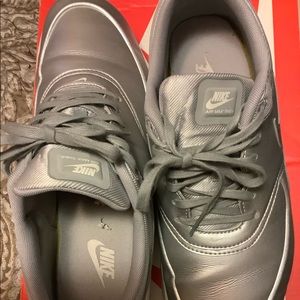 Silver Nike Thea SE
